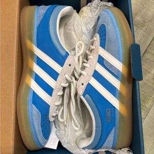 Bad Bunny Gazelle Indoor